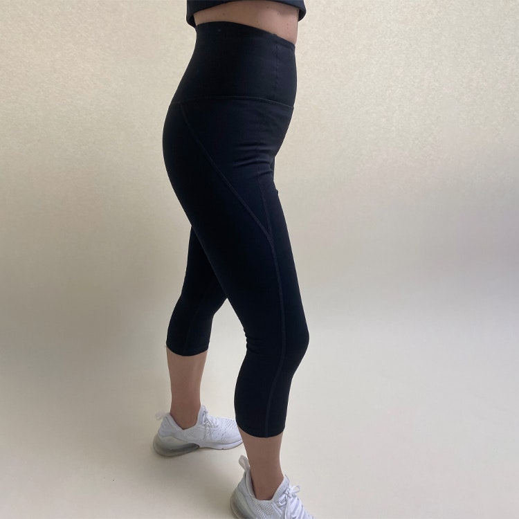 Yogaleggings Capri Black - Girlfriend Collective
