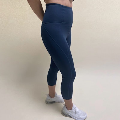 Yogaleggings Capri Midnight - Girlfriend Collective