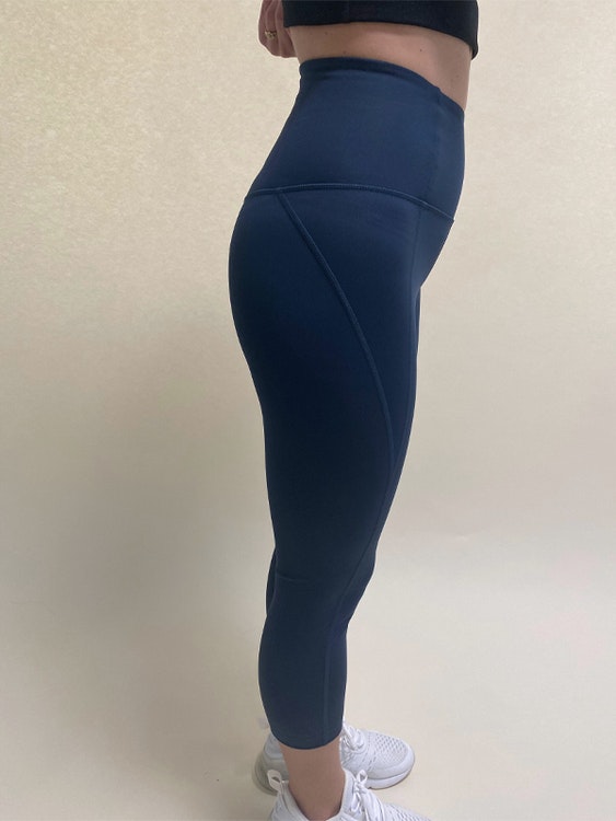 Yogaleggings Capri Midnight - Girlfriend Collective