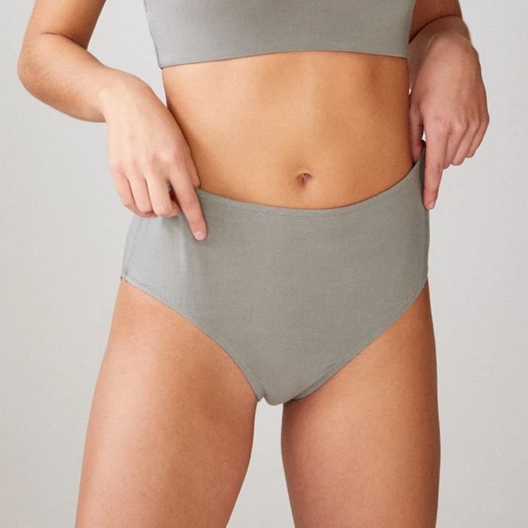 Bikinitrosa Briefs med hög midja Khaki - Movesgood - Soul Factory - En  Själfull Yogabutik