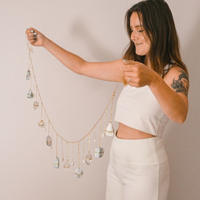 Väggdekoration Beach Vibes Healing Crystal Garland - Ariana Ost