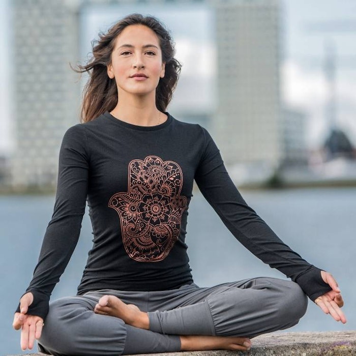 Yogatröja Karuna Hamsa Longsleeve Urban Black - Urban Goddess