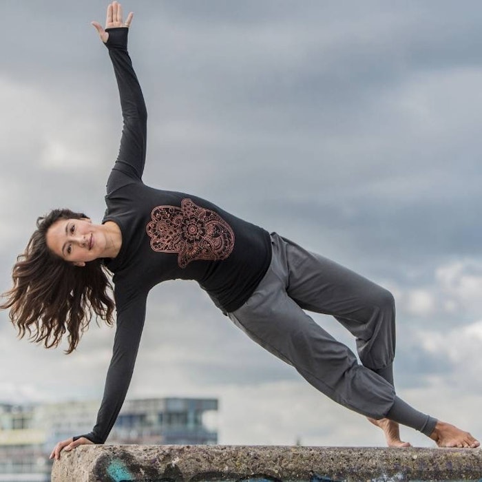 Yogatröja Karuna Hamsa Longsleeve Urban Black - Urban Goddess
