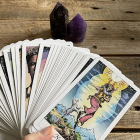 Tarotkort på svenska Cosmic Tarot