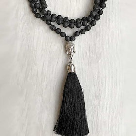 Mala halsband Buddha Lava från Nouelle