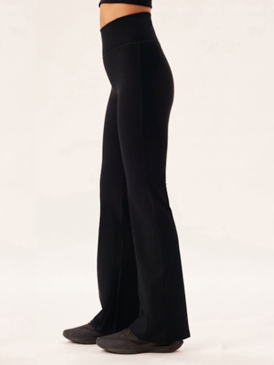Yogaleggings Compressive Flare Black - Girlfriend Collective