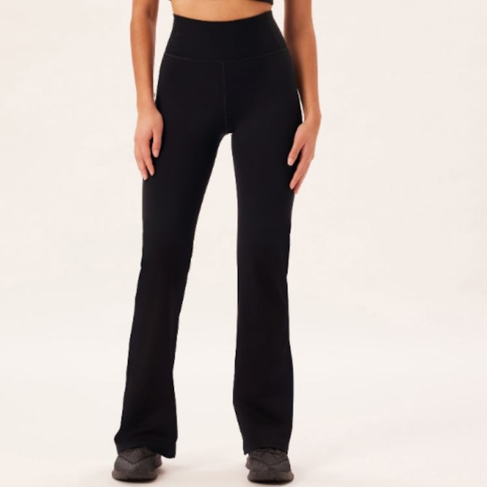 Yogaleggings Compressive Flare Black - Girlfriend Collective