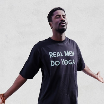 T-shirt Unisex Real Men Do Yoga Black - Soul Factory