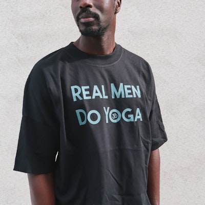 T-shirt Unisex Real Men Do Yoga Black - Soul Factory