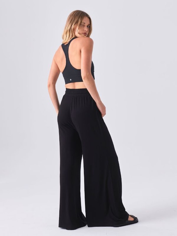 Yogabyxa Wide leg flow  Black - Dharma Bums