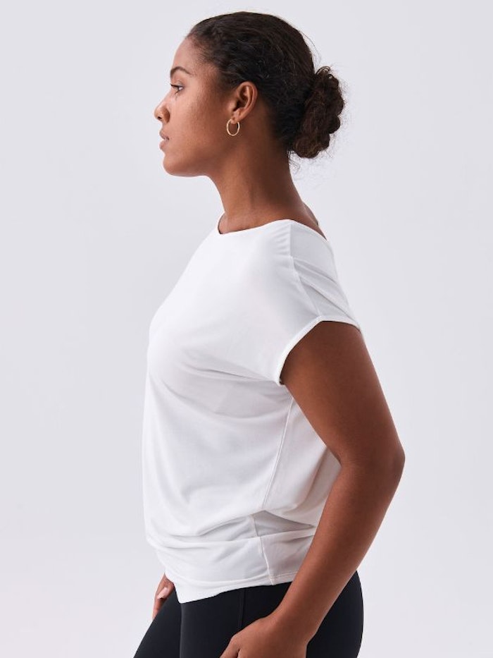 Yogatröja V Back Luxe Layer tee Frost - Dharma Bums