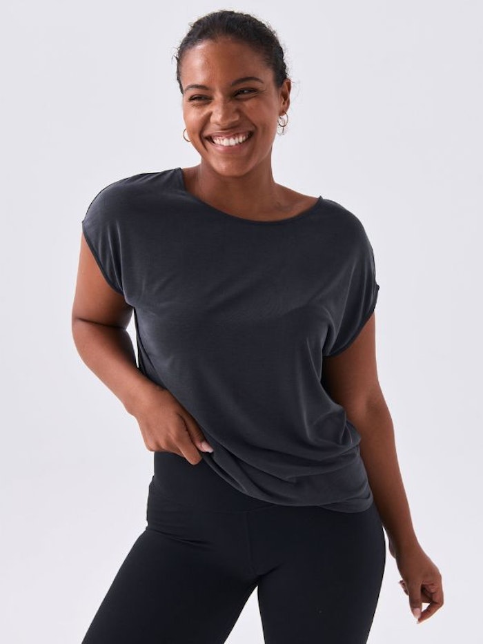 Yogatröja V Back Luxe Layer tee Storm - Dharma Bums