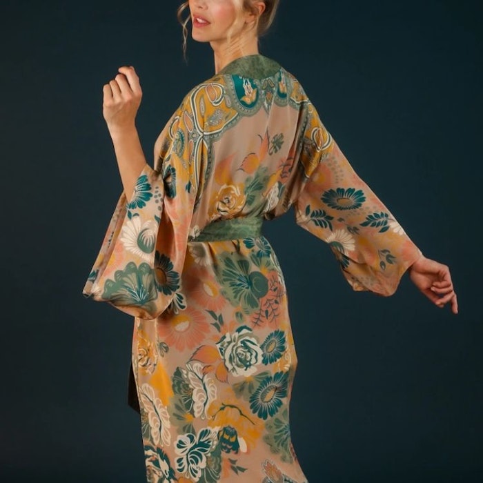 Kimono "Folk Art Floral Petal Kimono" - Powder design