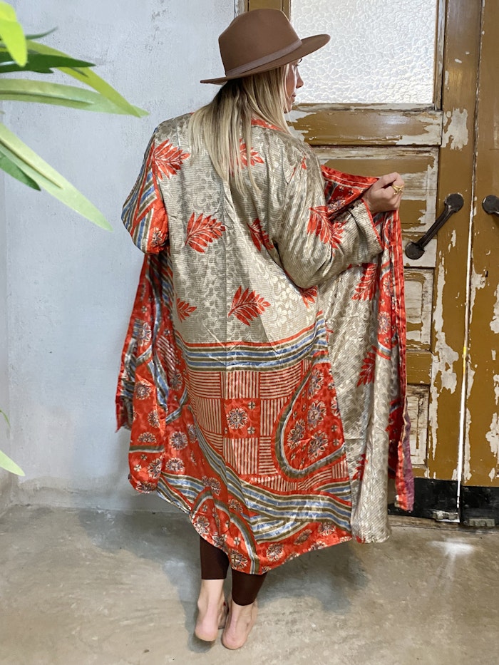 Kimono VÄNDBAR återvunnet silke Nr 136