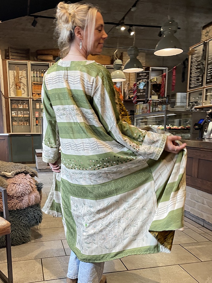 Kimono VÄNDBAR återvunnet silke Nr 141