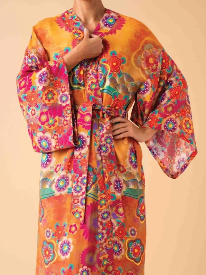Kimono "Golden Cranes" - Powder design