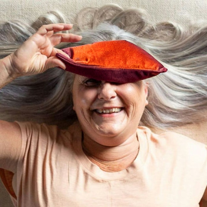 Happy Hormone Kit - Bok, örter, ögonkudde