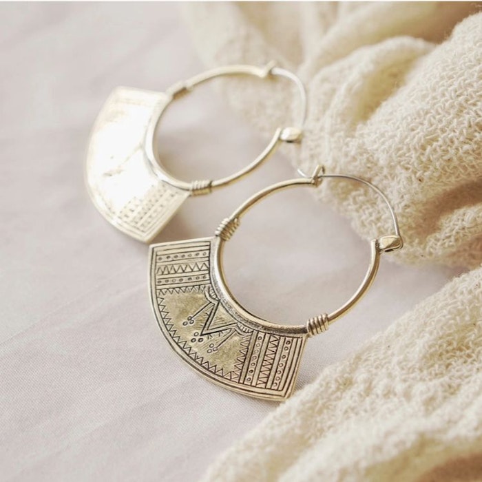 Örhänge Semiya Hoop Small - Nakila Collective