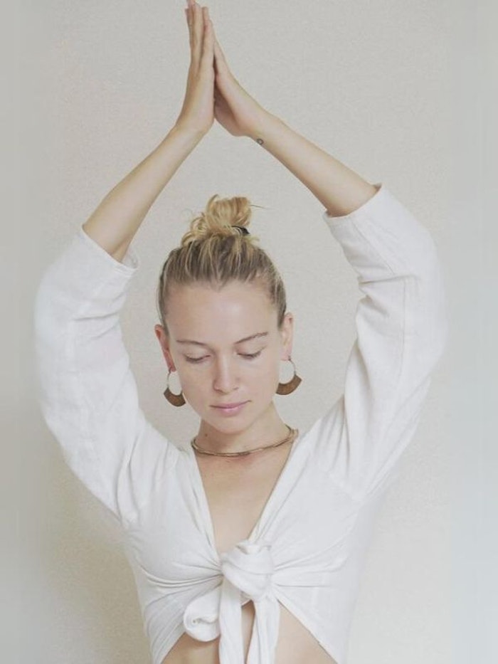 Örhänge Semiya Hoop Small - Nakila Collective