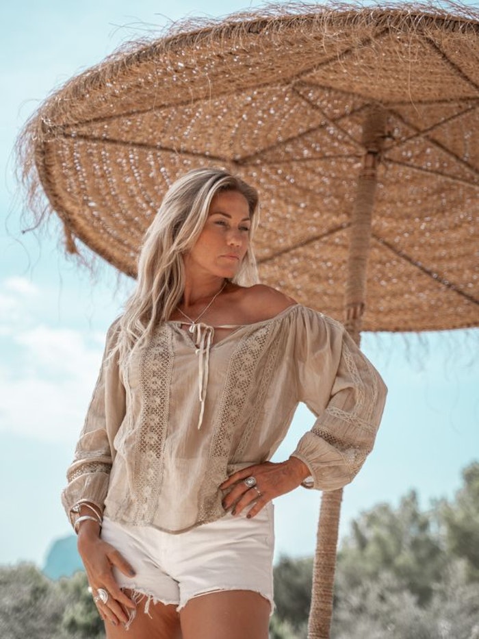 Blus Lace blouse taupe - Ibz Mode