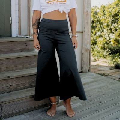 Byxor Wavy Cropped Black - Soul Factory