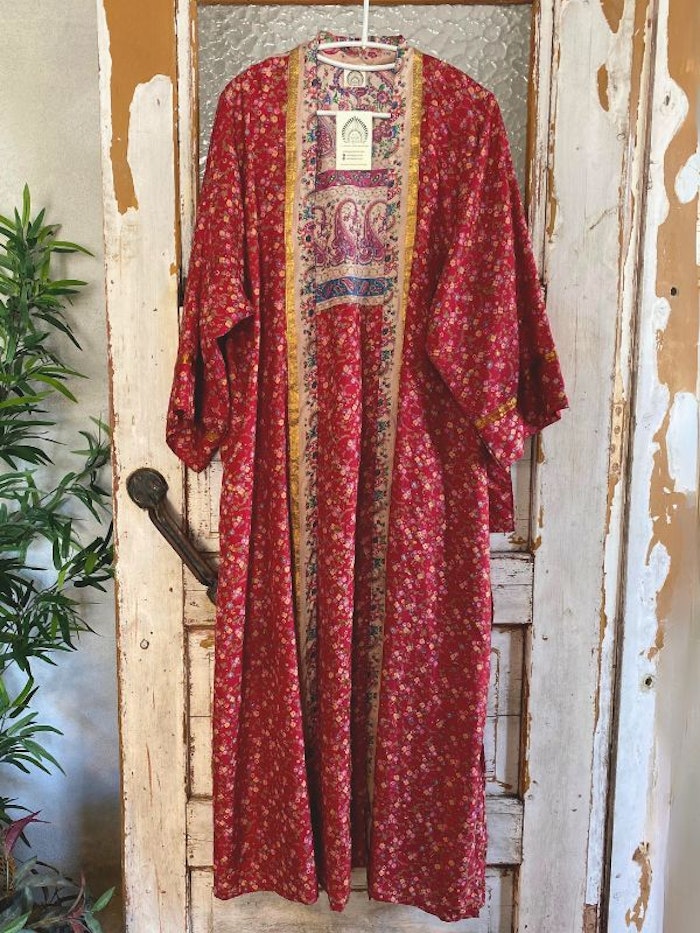 Kimono Uma återvunnen sari Nr 23