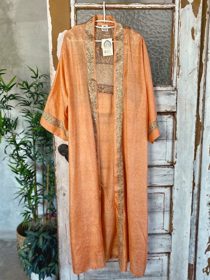 Kimono Uma återvunnen sari Nr 16