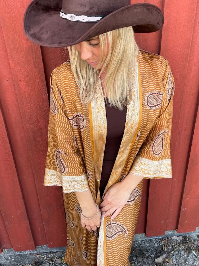 Kimono Uma återvunnen sari Nr 56