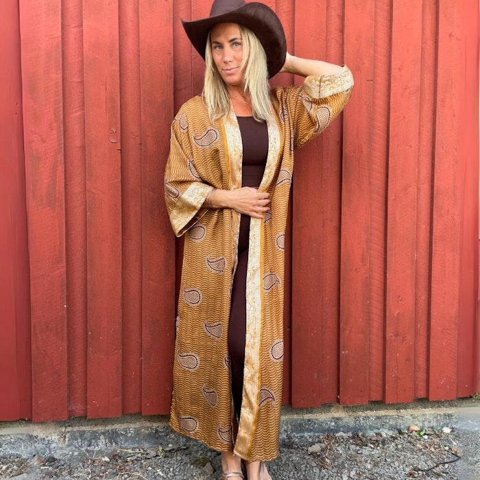 Kimono Uma återvunnen sari Nr 56