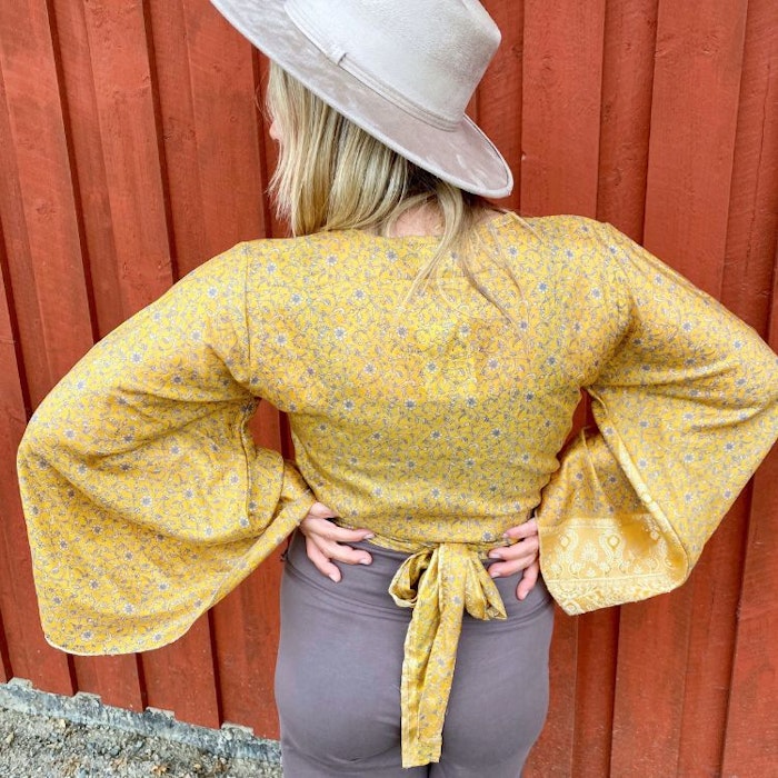 Top Devi omlott  återvunnen sari Nr 74