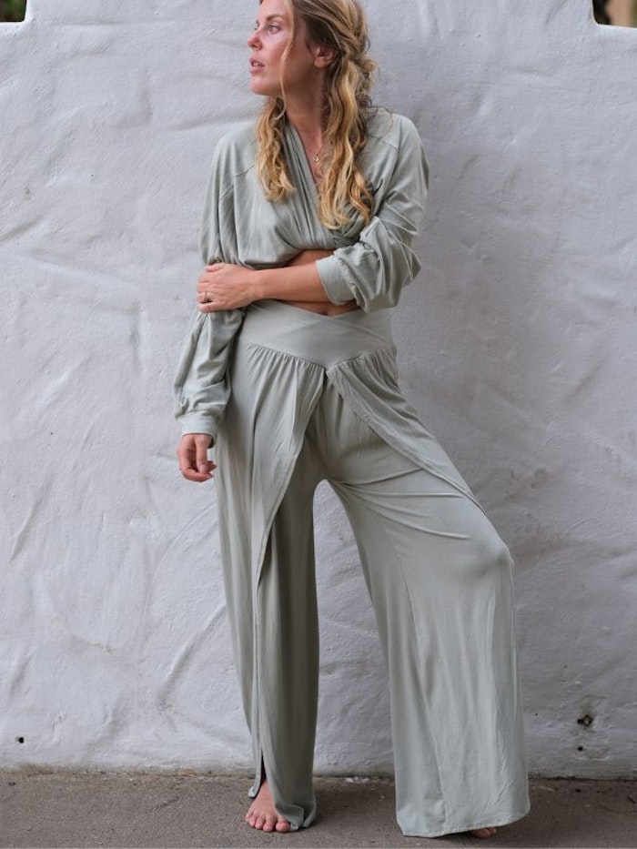 Byxor Bamboo Open Pants Sage - Mad Peach