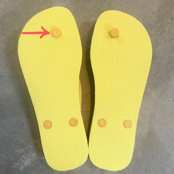 2:A SORTERING Gurus sandaler - Yellow