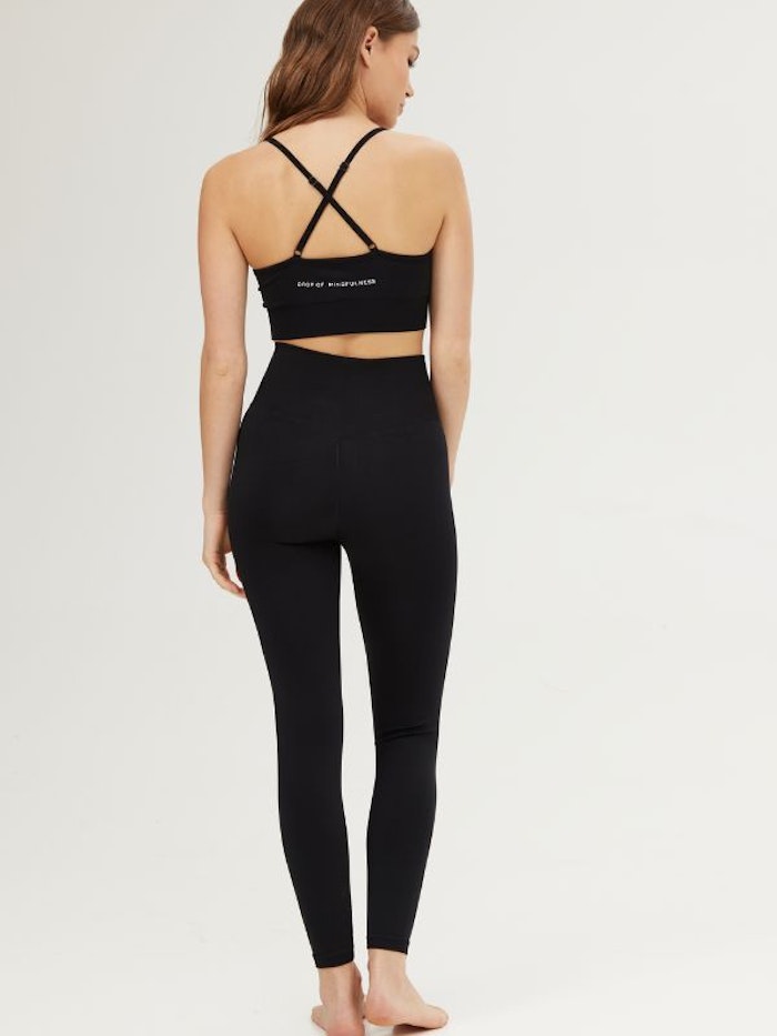 Yogaleggings Seamless SESH Black - DOM