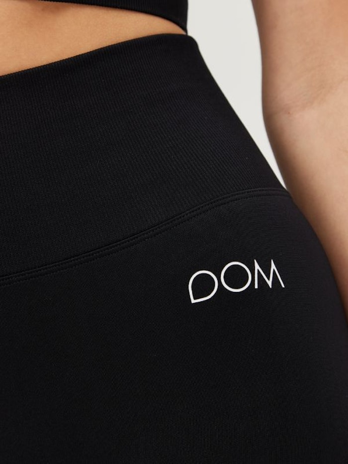 Yogaleggings Seamless SESH Black - DOM
