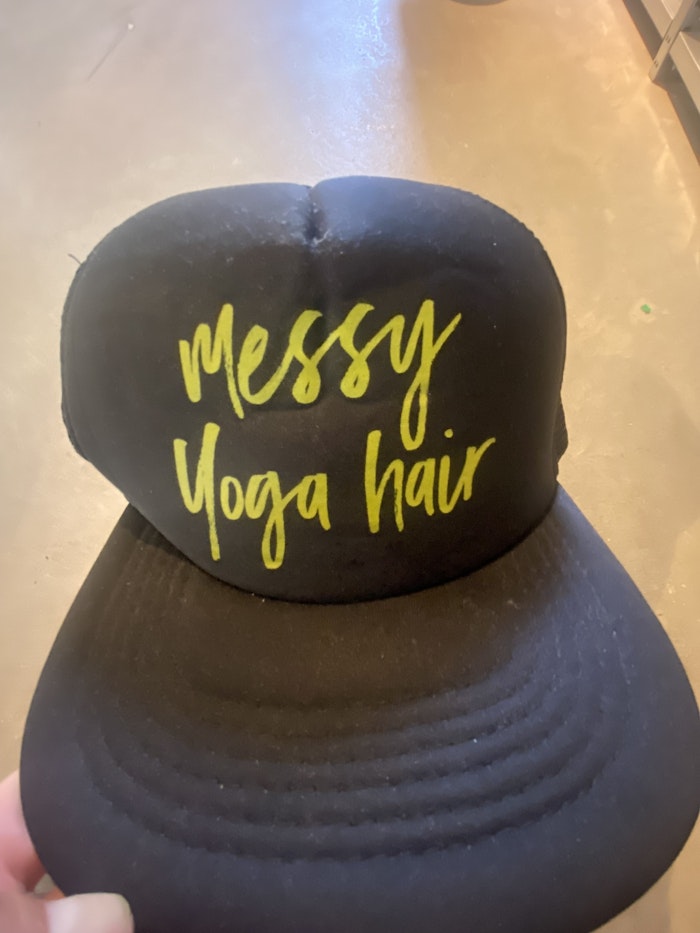 2:A SORTERING Keps "Messy yoga hair" - Soul Factory