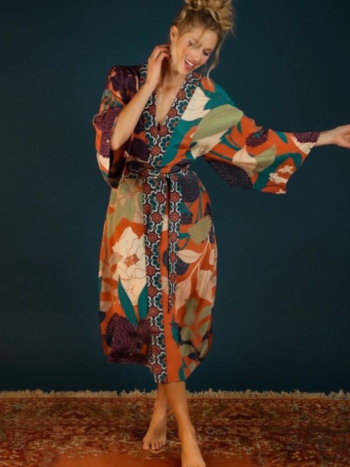 Kimono Winter Floral Terracotta long - Powder design