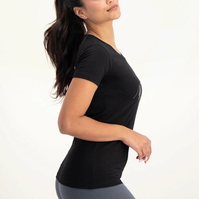Yogatopp Namaste Core Tee Black - Urban Goddess