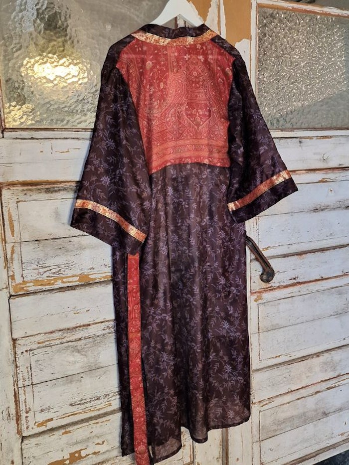 Kimono Uma återvunnen sari Nr 103