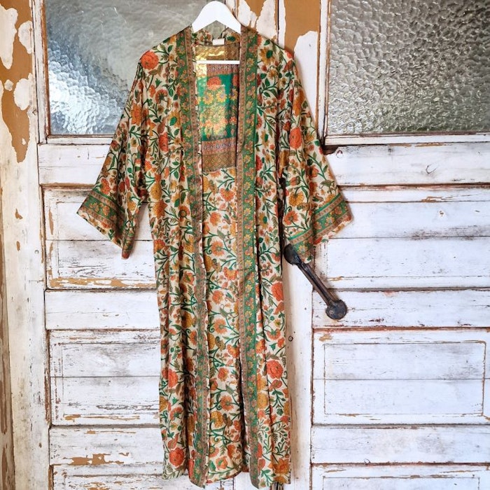 Kimono Uma återvunnen sari Nr 107