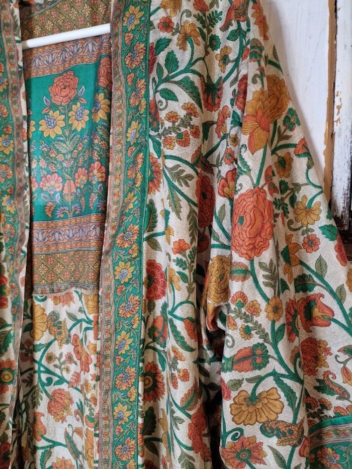 Kimono Uma återvunnen sari Nr 107