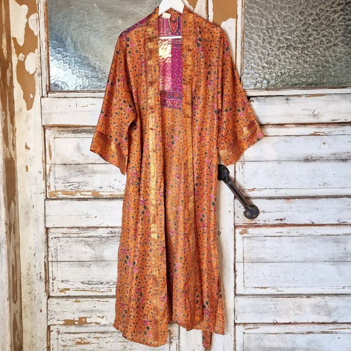 Kimono Uma återvunnen sari Nr 111
