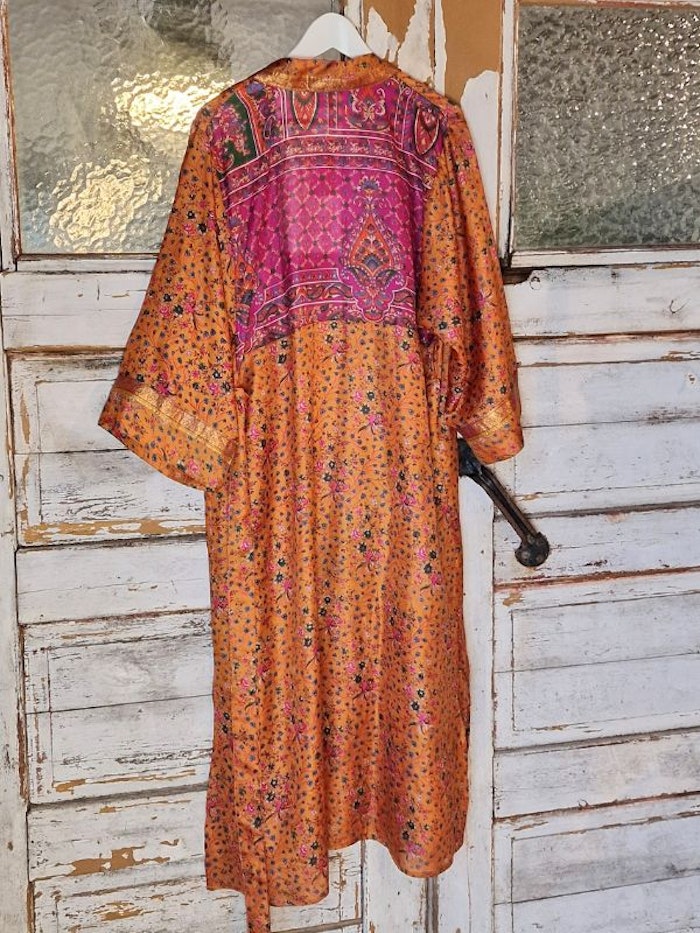 Kimono Uma återvunnen sari Nr 111