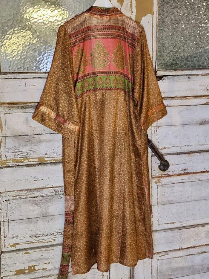 Kimono Uma återvunnen sari Nr 112