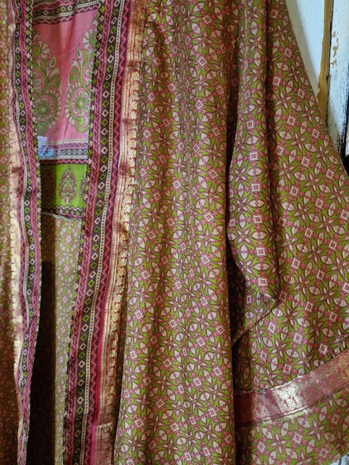 Kimono Uma återvunnen sari Nr 112