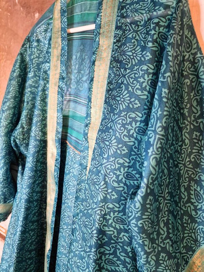 Kimono Uma återvunnen sari Nr 114