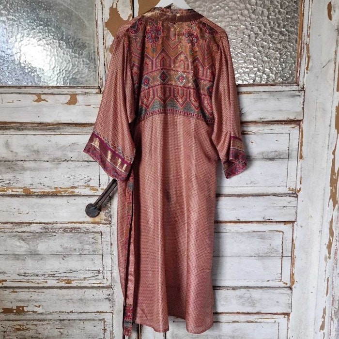 Kimono Uma återvunnen sari Nr 118