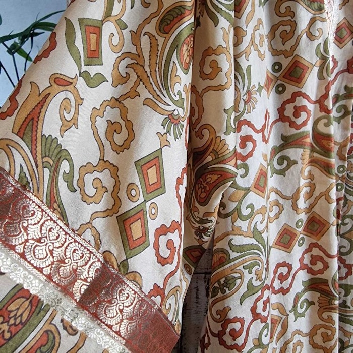 Kimono Uma återvunnen sari Nr 121
