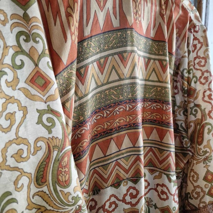 Kimono Uma återvunnen sari Nr 121