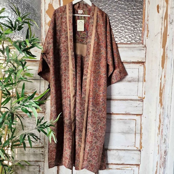 Kimono Uma återvunnen sari Nr 123