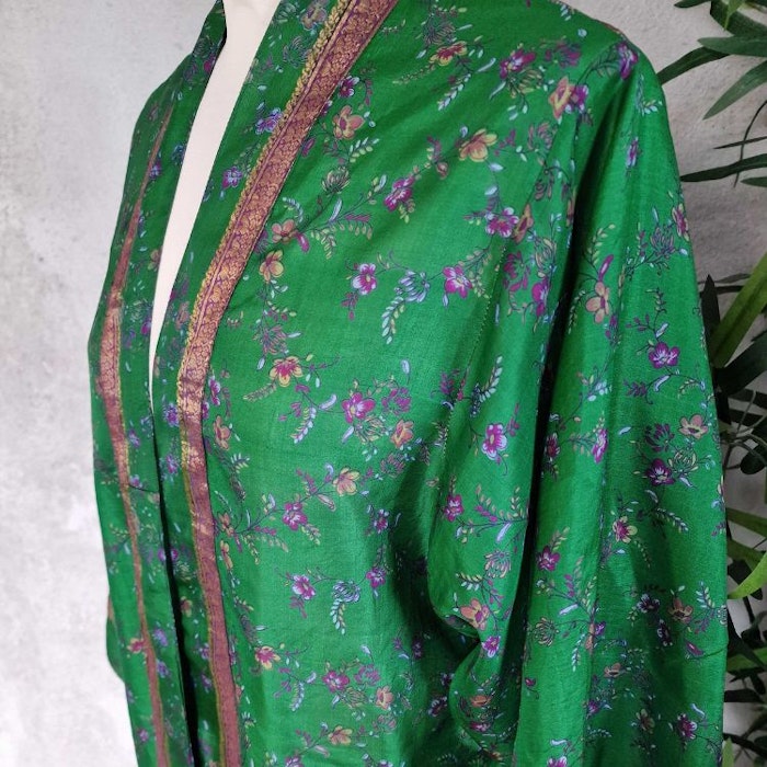 Kimono Uma återvunnen sari Nr 131